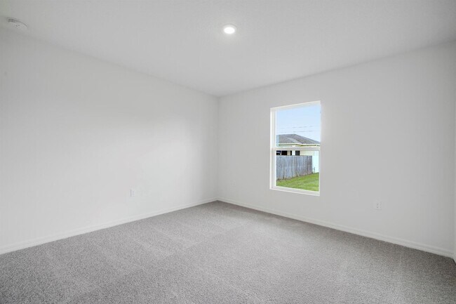 Building Photo - 438 SW Meadow Terrace