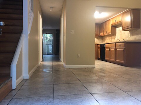 Building Photo - 569 Northridge Crossing Dr