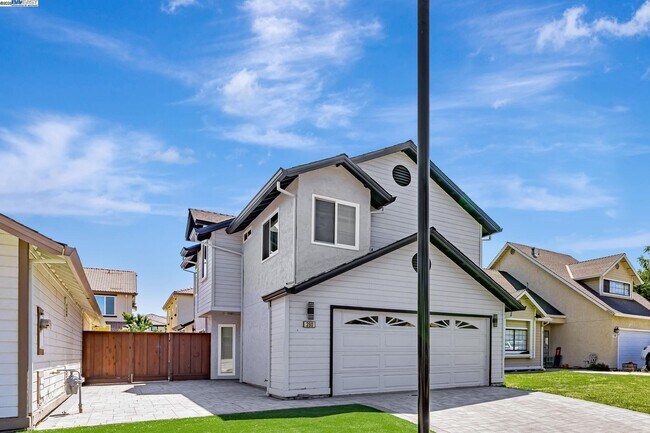 Building Photo - 390 Grovewood Loop N