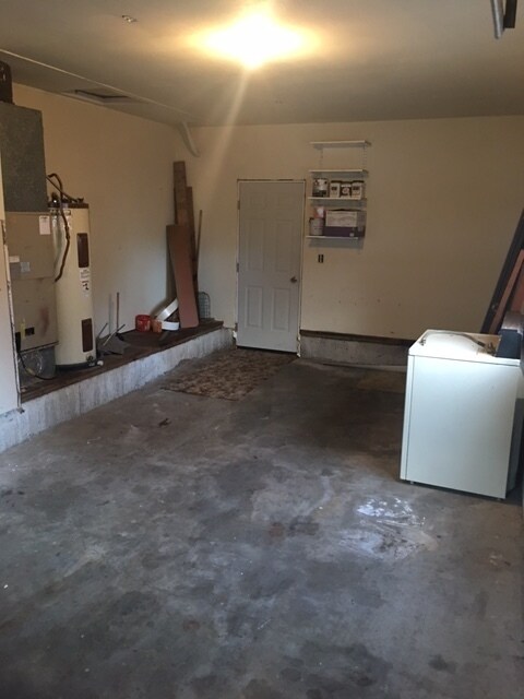 Building Photo - 3 Bedroom 1 Bath Home on large lot in Cascade Locks, OR