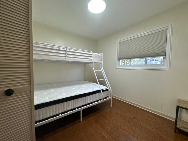 Building Photo - 7517 Murillo St