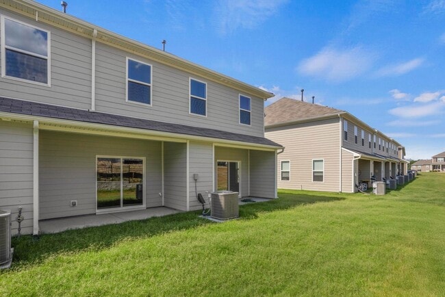 Building Photo - 2985 Mallard Dr