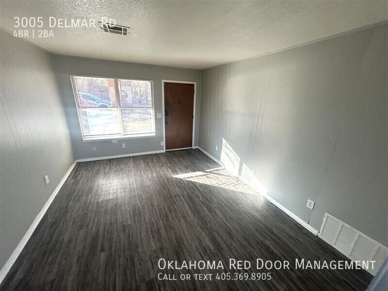 Building Photo - 3005 Delmar Rd