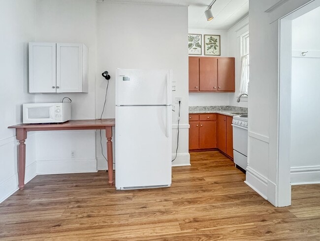 Building Photo - 603 Franklin Ave