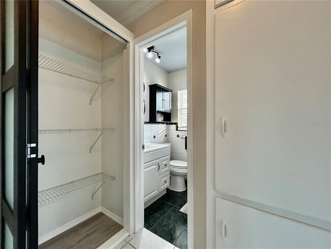 Building Photo - 6100 4th Ave S