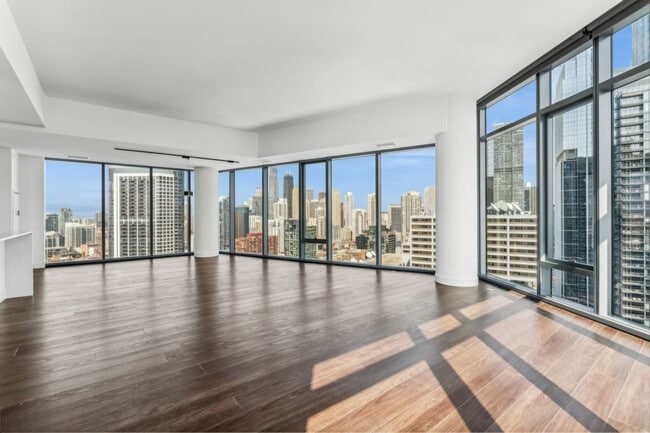 Building Photo - 350 N Canal St