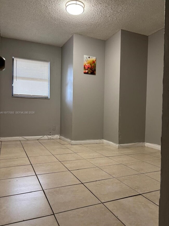 Building Photo - 931 SW 80th Ave