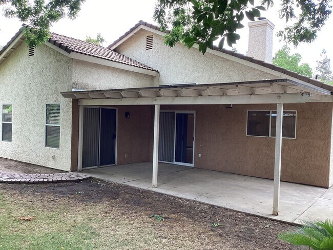 Building Photo - 9615 N Buttonwood Ct