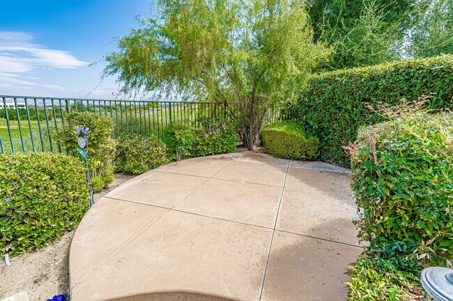 Building Photo - Bella Ventana 3 Bedroom Rental Home in Valencia!