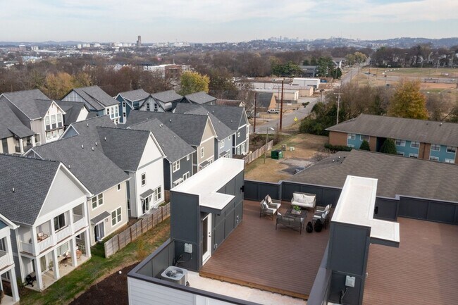 Building Photo - 312 Becanni Ln