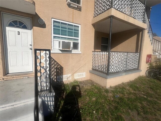 Building Photo - 2025 7th St S