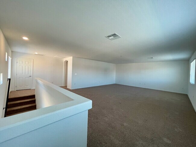 Building Photo - BEAUTIFUL 5 BED 3.5 BATH 3 FLOORS 2 CAR GARAGE SINGLE FAMILY HOME W/ LARGE LOFT & BACKYARD FOR RENT!