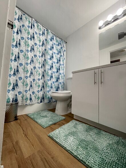 Building Photo - 905 Brickell Bay Dr