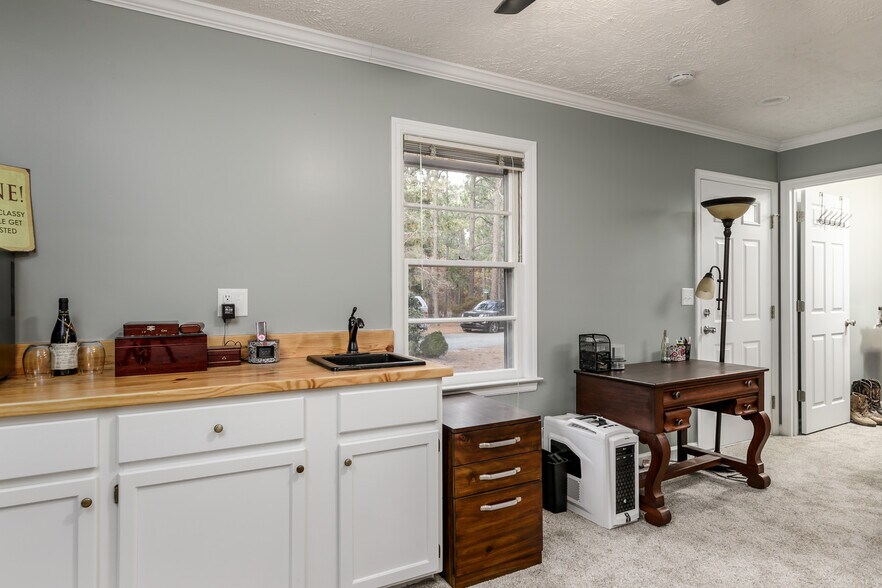 Building Photo - 380 Swoope Dr