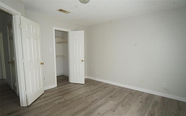 Building Photo - 3526 Gray Ridge Ct