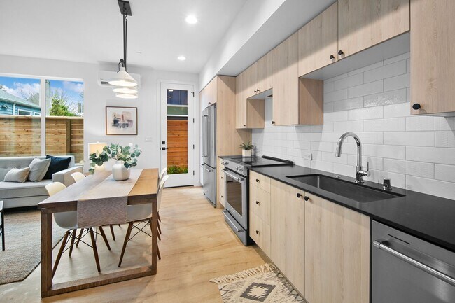 Building Photo - New Luxury Townhome in Seattle 2bed/2bath ...