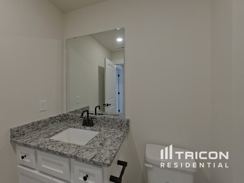 Building Photo - 1225 Crested Iris St