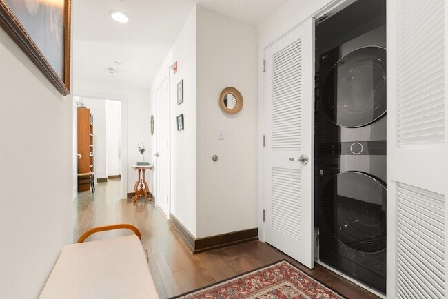 Building Photo - 3312 Hudson Ave