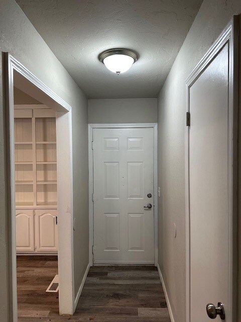 Building Photo - 2629 N Sterling Ave