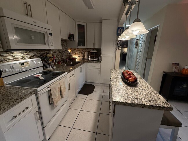 Building Photo - 4210 NW 79th Ave