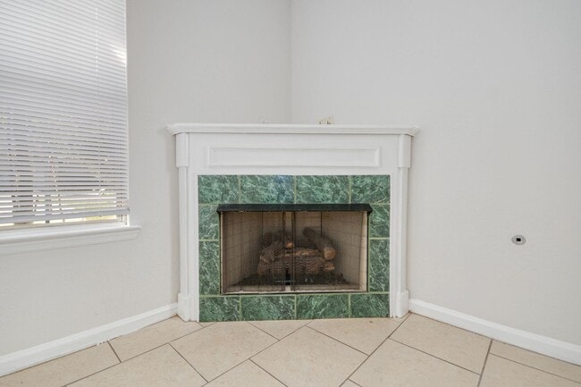 Building Photo - 3464 Daylily Ln