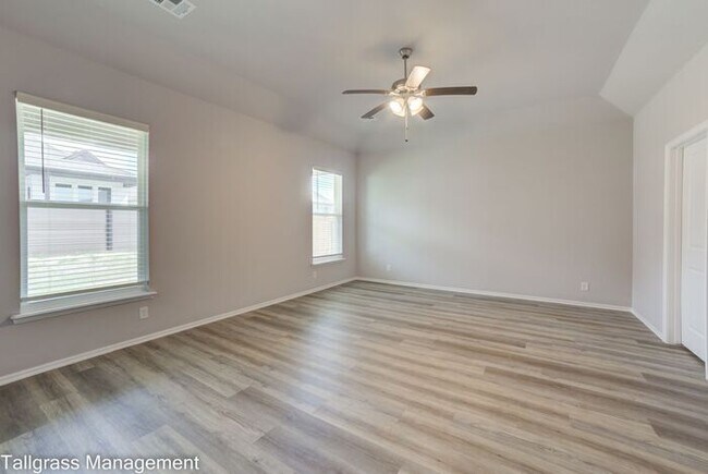Building Photo - Spacious 4-Bedroom, 2.5-Bath in Broken Arrow!