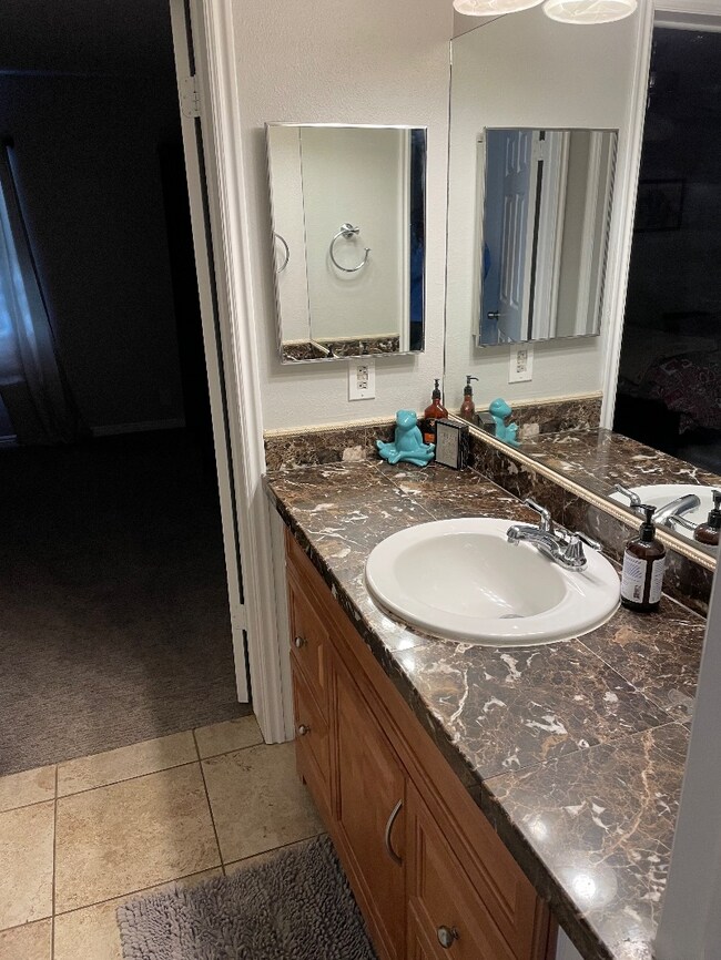 Building Photo - 7335 S Springcrest Ct