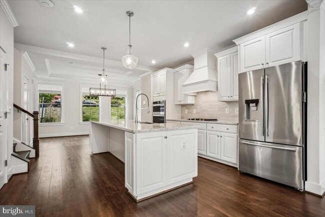 Building Photo - 3016 20th St S