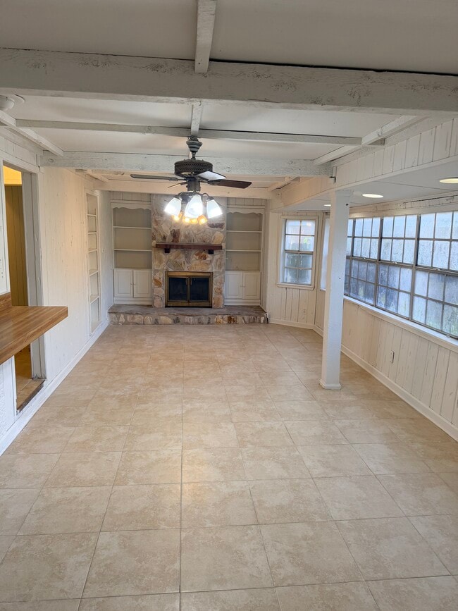 Building Photo - 54 Oakland St