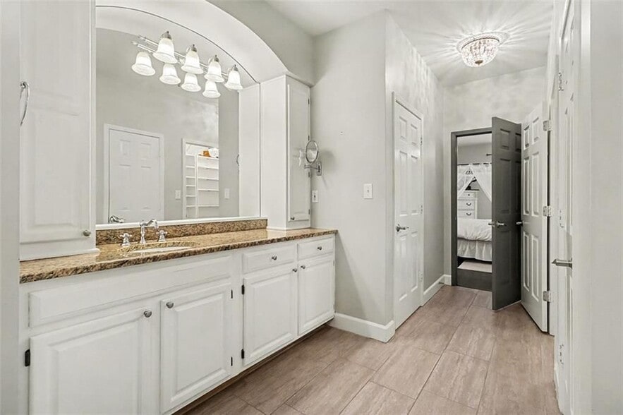 Building Photo - 2865 Lenox Rd NE