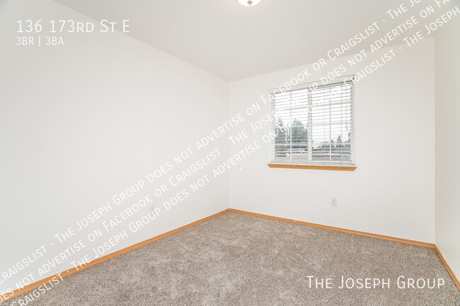 Building Photo - 136 173rd St E