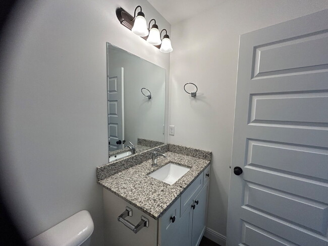 Building Photo - New Townhomes Near TTU!