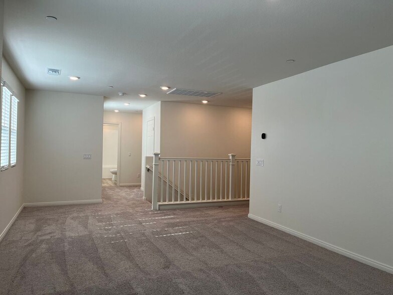 Building Photo - 4307 S Malibu Ave