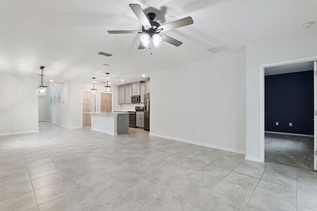 Building Photo - Spacious and Modern 5 Bedroom Home in Gated Arden Park North