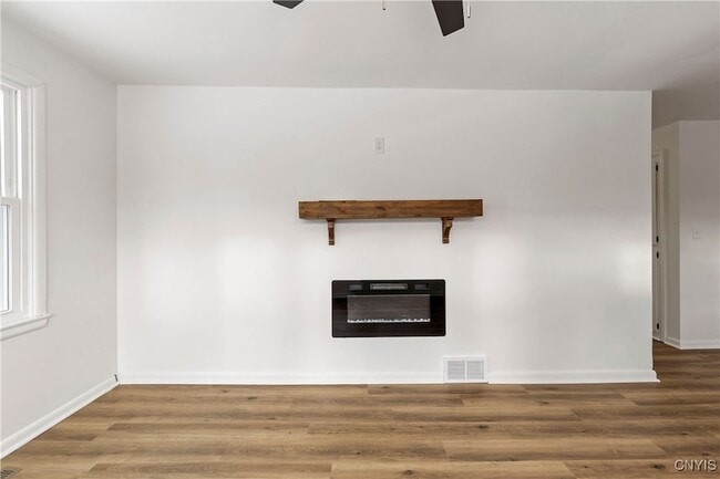 Building Photo - 25 Mcpherson St