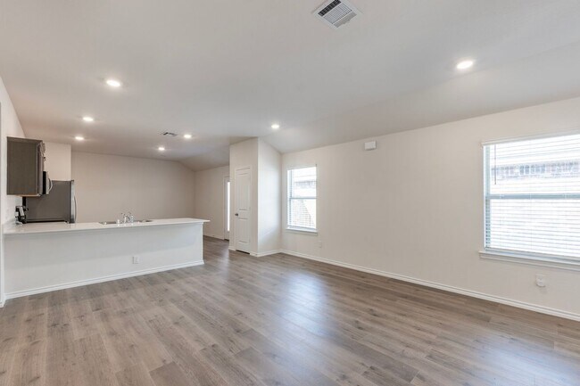 Building Photo - 2008 Bailer Wy