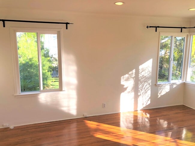 Building Photo - 6441 W 86th Pl