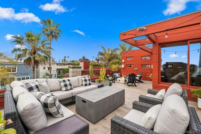 Building Photo - 257 Playa Del Sur St