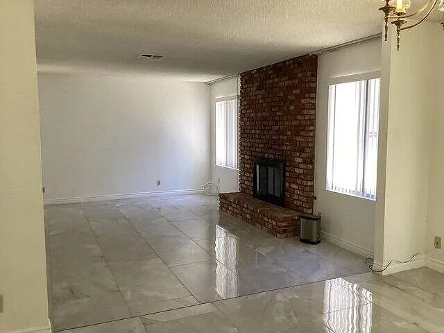 Building Photo - 540 Fairway Dr