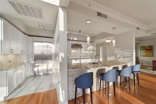 Building Photo - 3333 Allen Pkwy