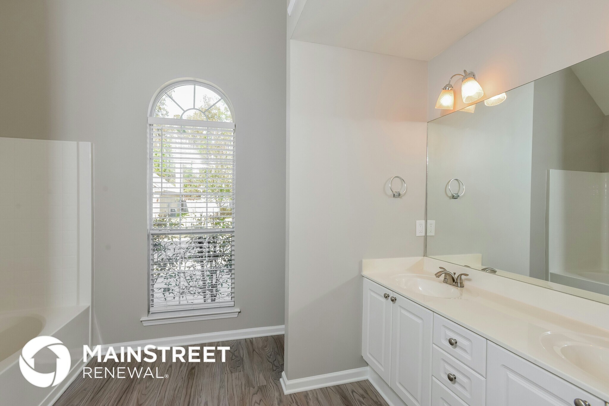 Building Photo - 255 Forest Lakes Dr