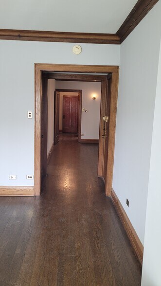 Building Photo - 5228 W Hutchinson St