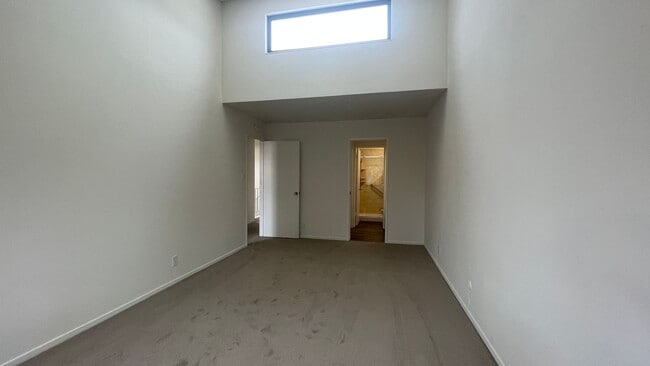 Building Photo - 3334 Solomon Ln