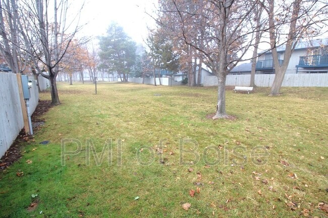 Building Photo - 6236 Coach Royale Ln