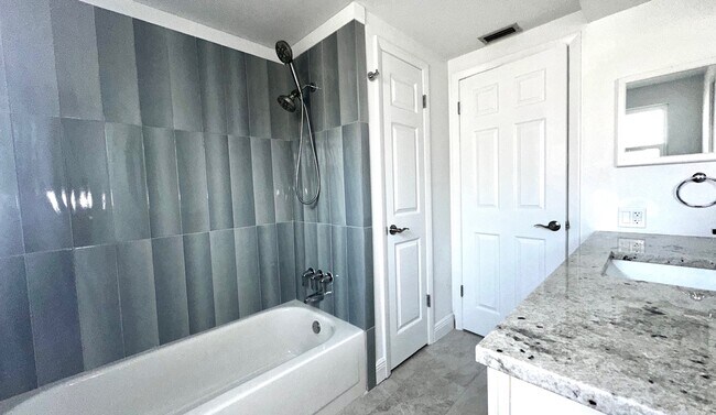 Building Photo - 13726 Michelle Ave