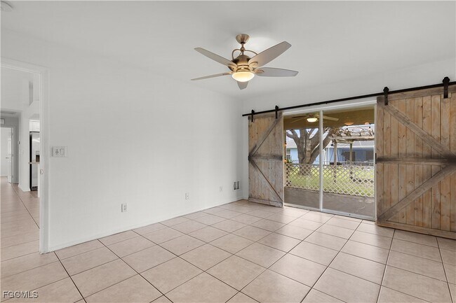 Building Photo - 127 SW 11th Terrace