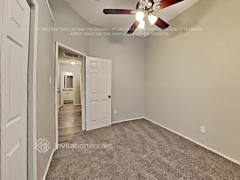 Building Photo - 2401 Baretta Dr