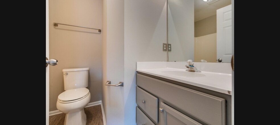 Building Photo - 618 Huffine Manor Cir
