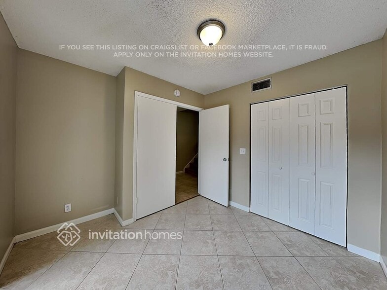 Building Photo - 4430 SW 70th Terrace