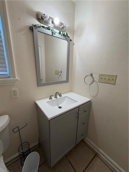 Building Photo - 3708 Shangri-La Dr